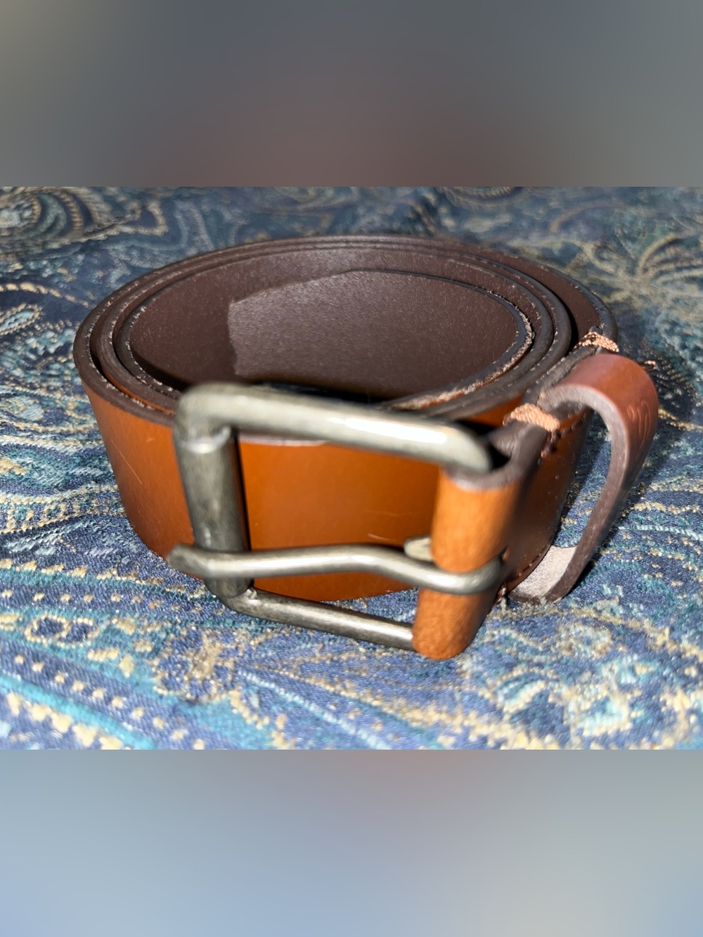 Levi's Men's Two-Tone Brown Leather Belt with Metal Buckle